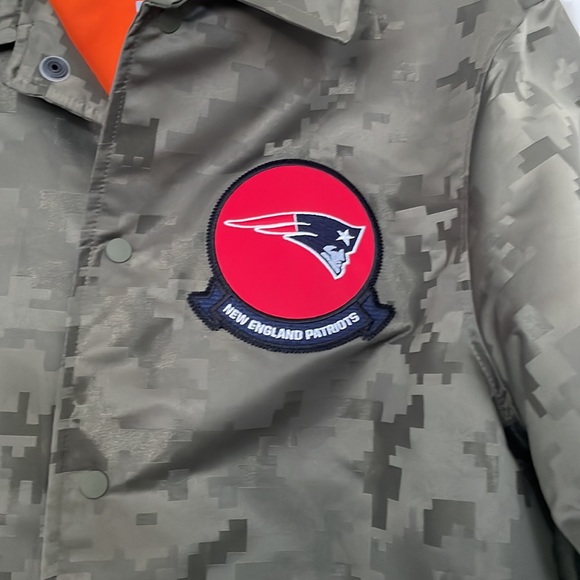 NE Patriots Salute to Service Sideline Jacket - Picture 6 of 14